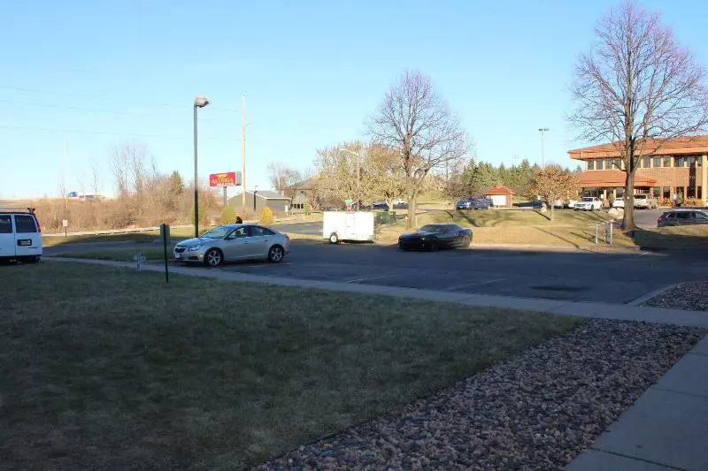 ホテル Coratel Inn And Suites Maple Grove