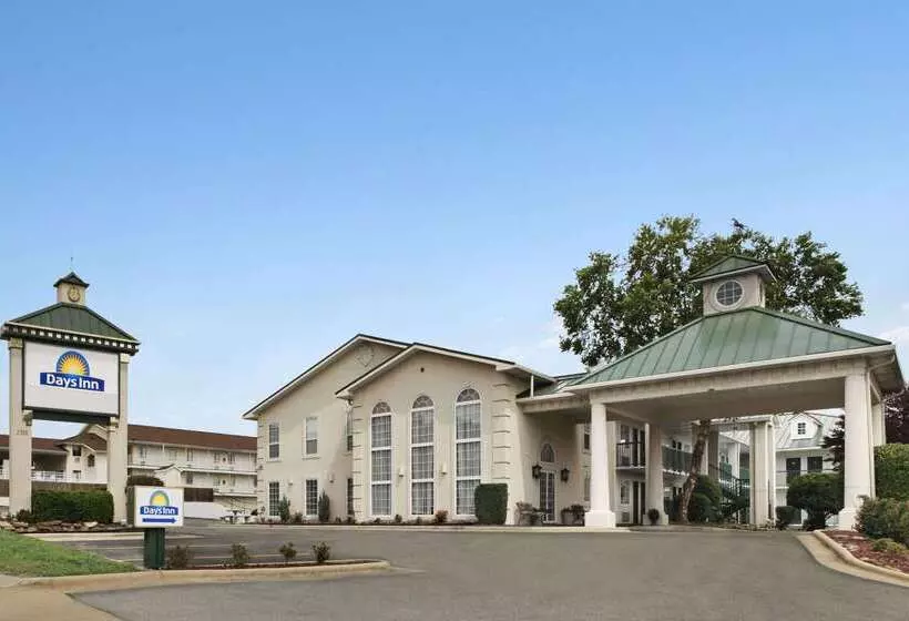 호텔 Days Inn By Wyndham Branson/near The Strip