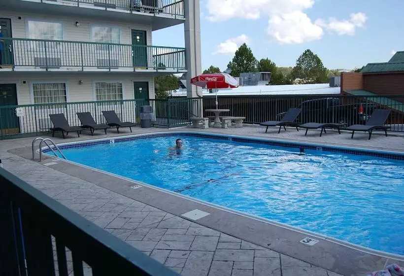 호텔 Days Inn By Wyndham Branson/near The Strip