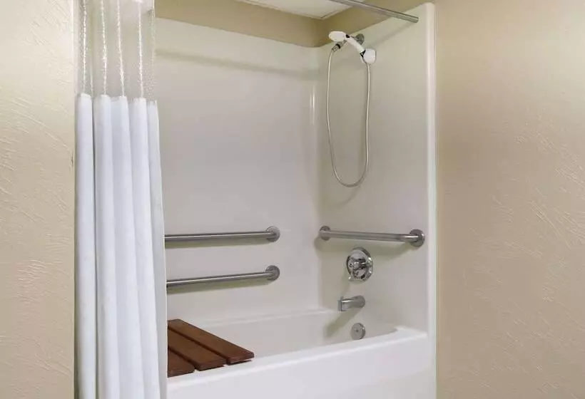 호텔 Days Inn By Wyndham Branson/near The Strip