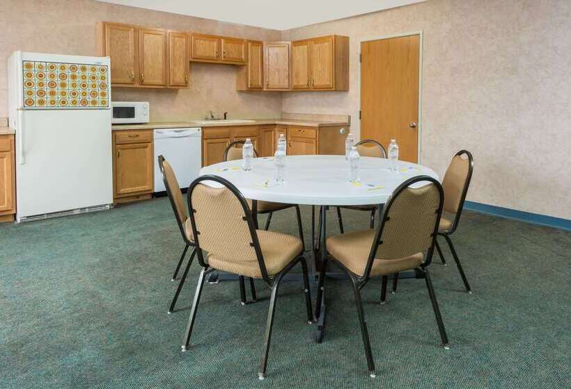 Szálloda Days Inn By Wyndham Osage Beach Lake Of The Ozarks