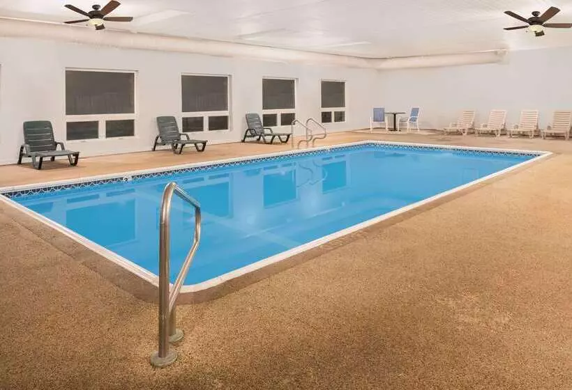 호텔 Days Inn By Wyndham Osage Beach Lake Of The Ozarks