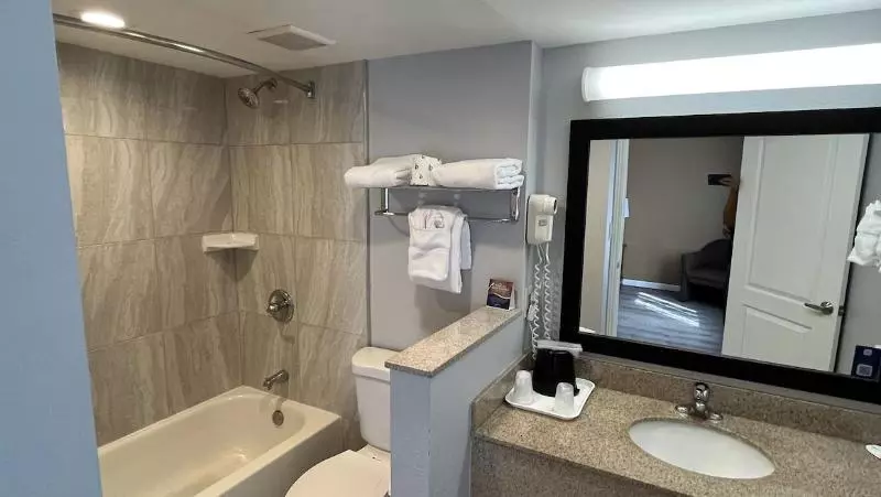 酒店 Days Inn By Wyndham San Marcos