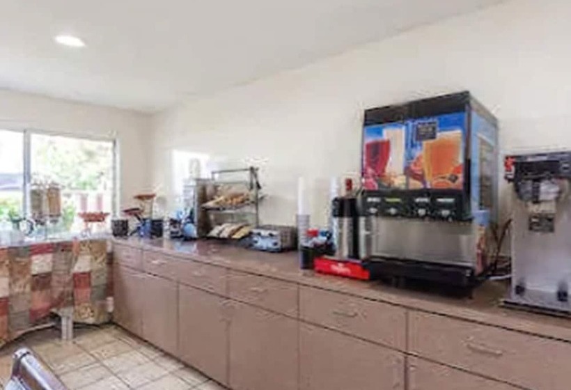 فندق Days Inn By Wyndham San Marcos