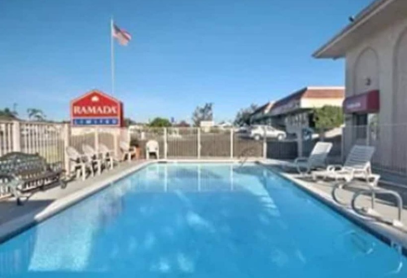 فندق Days Inn By Wyndham San Marcos