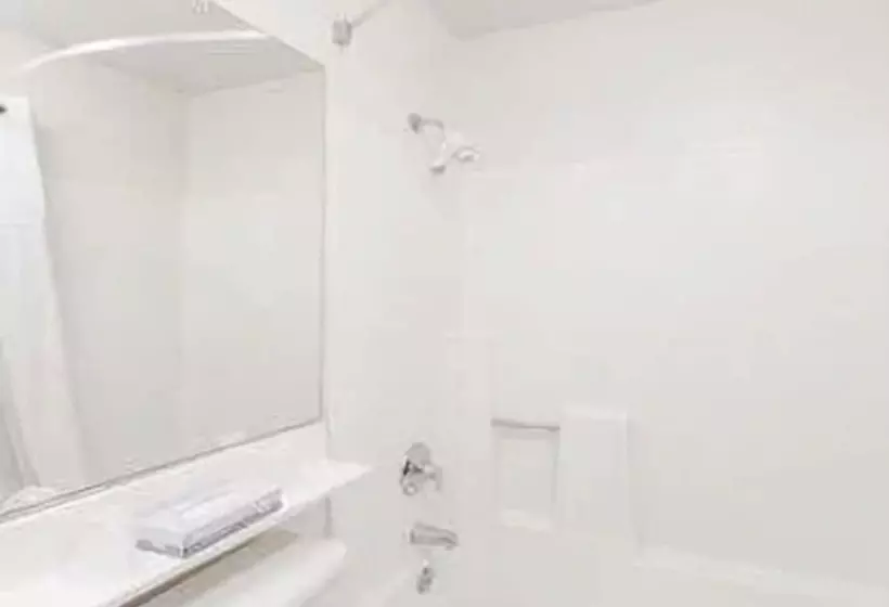 酒店 Days Inn By Wyndham San Marcos