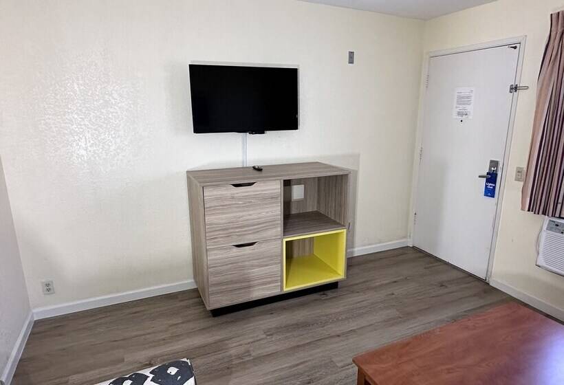 فندق Days Inn By Wyndham San Marcos