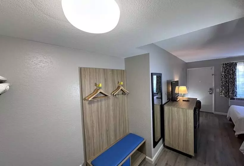 酒店 Days Inn By Wyndham San Marcos