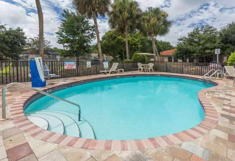 فندق Days Inn By Wyndham Sarasota I75