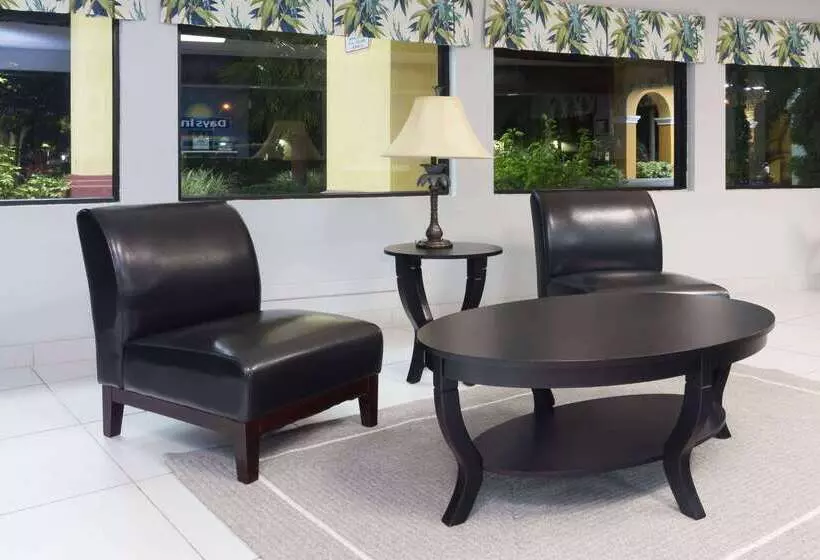 فندق Days Inn By Wyndham Sarasota I75