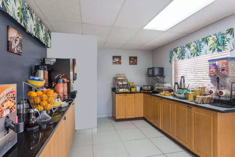 فندق Days Inn By Wyndham Sarasota I75