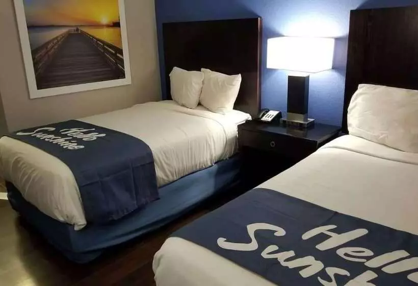 Отель Days Inn By Wyndham Thomson