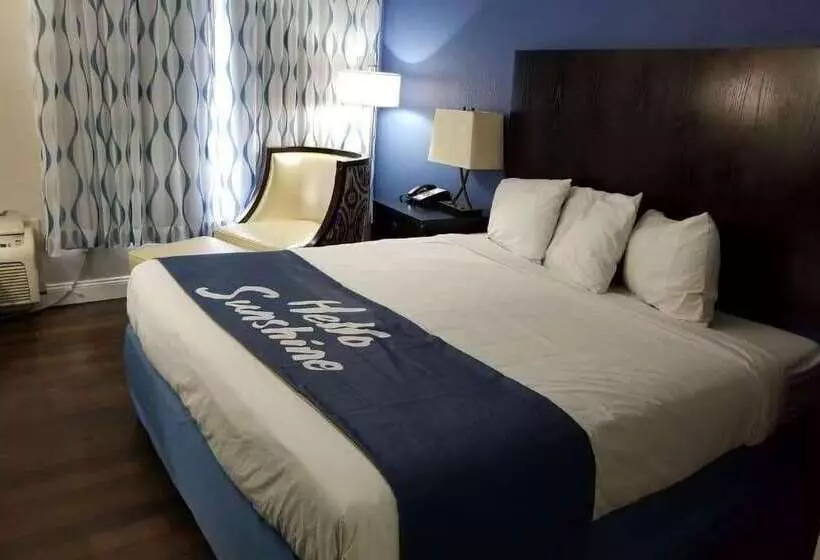 Отель Days Inn By Wyndham Thomson