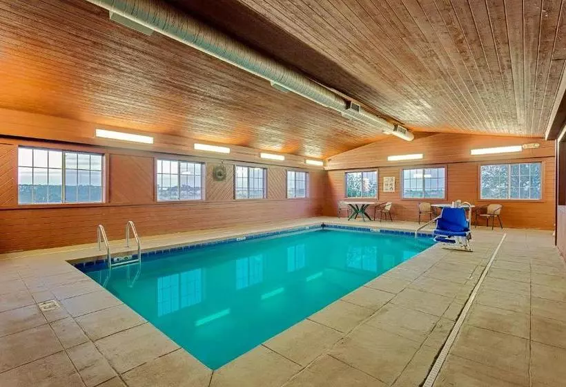 בית מלון כפרי Days Inn By Wyndham Williamsburg