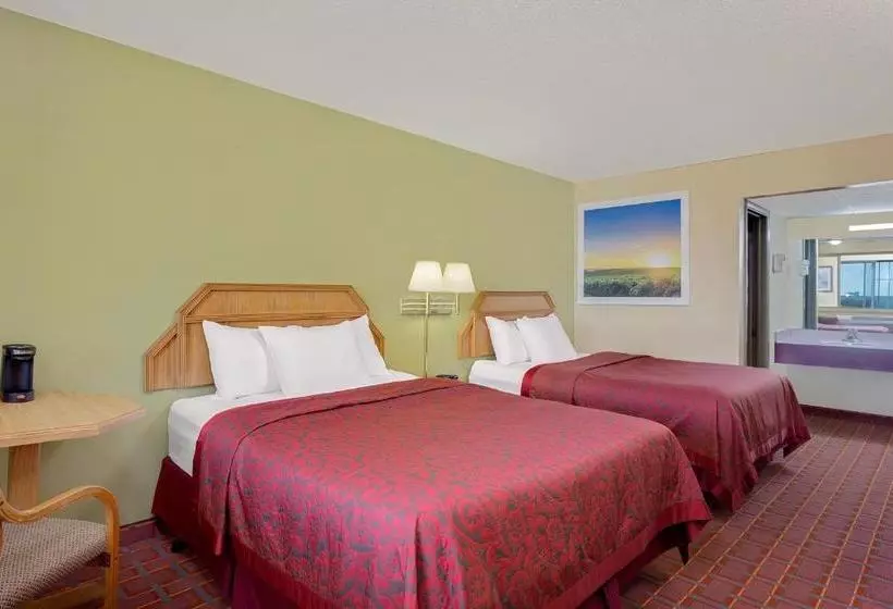 בית מלון כפרי Days Inn By Wyndham Williamsburg