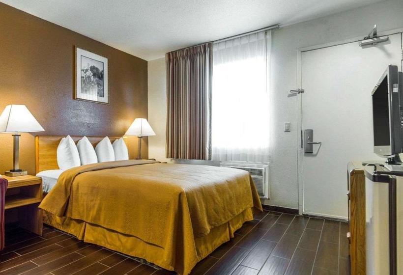 בית מלון כפרי Quality Inn Oakland Airport