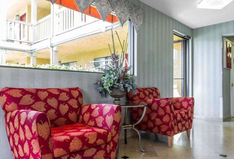 בית מלון כפרי Quality Inn Oakland Airport