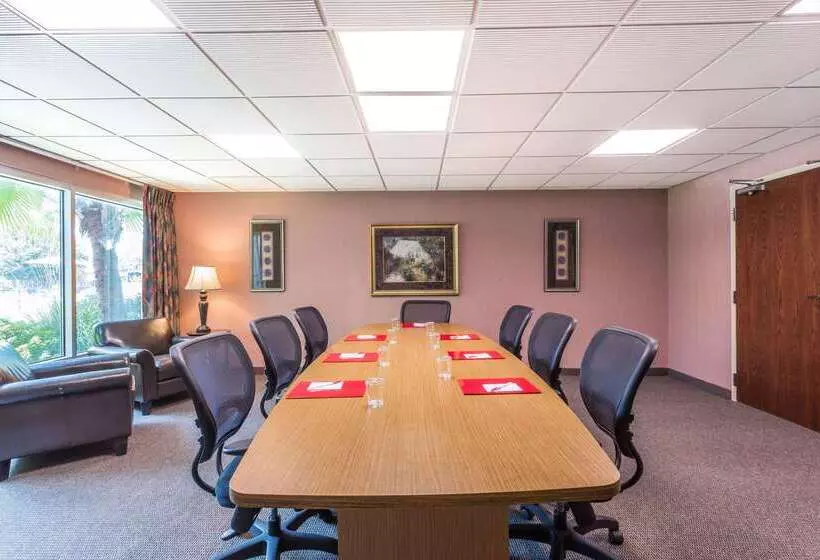 호텔 Ramada By Wyndham Luling