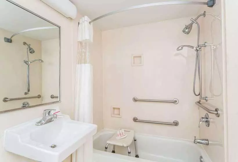 호텔 Ramada By Wyndham Luling