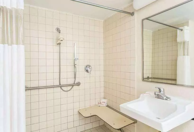 호텔 Ramada By Wyndham Luling