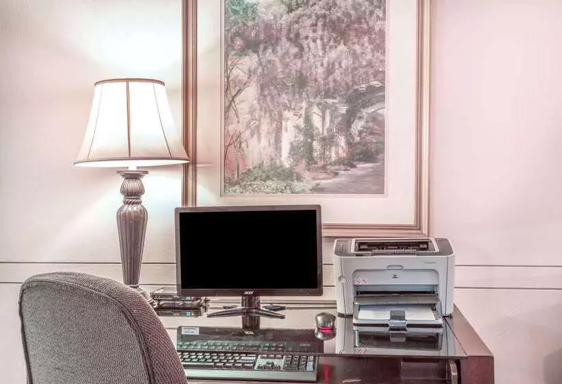 호텔 Ramada By Wyndham Luling