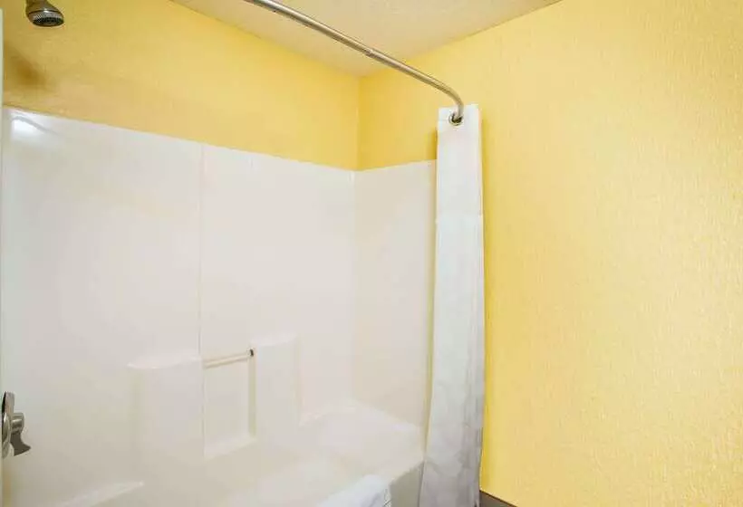 호텔 Ramada By Wyndham Sioux Falls