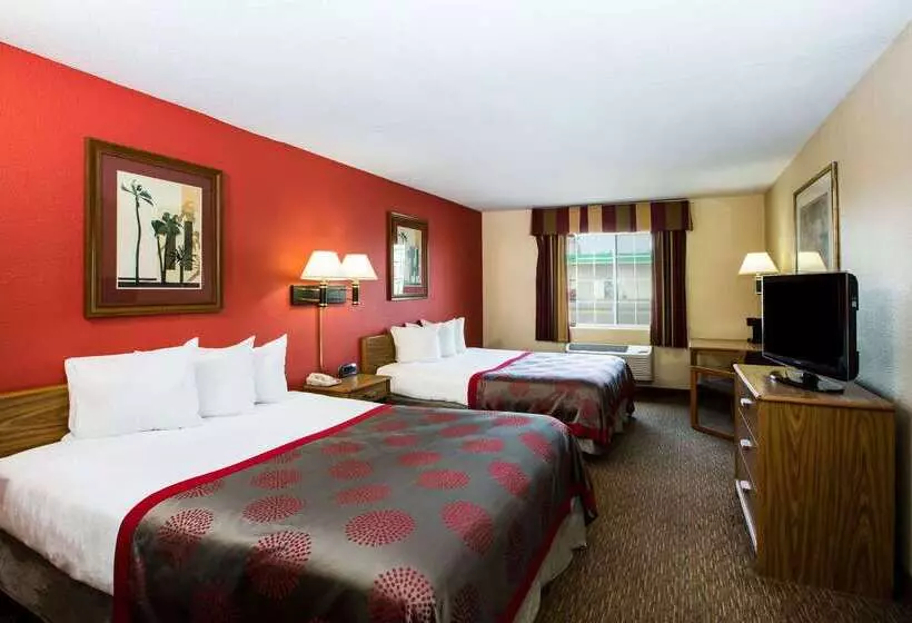 호텔 Ramada By Wyndham Sioux Falls
