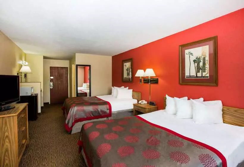호텔 Ramada By Wyndham Sioux Falls
