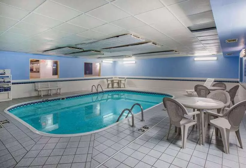 호텔 Ramada By Wyndham Sioux Falls