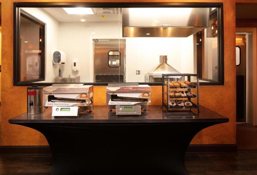 Red Lion Hotel Orlando Lake Buena Vista South Near Disney