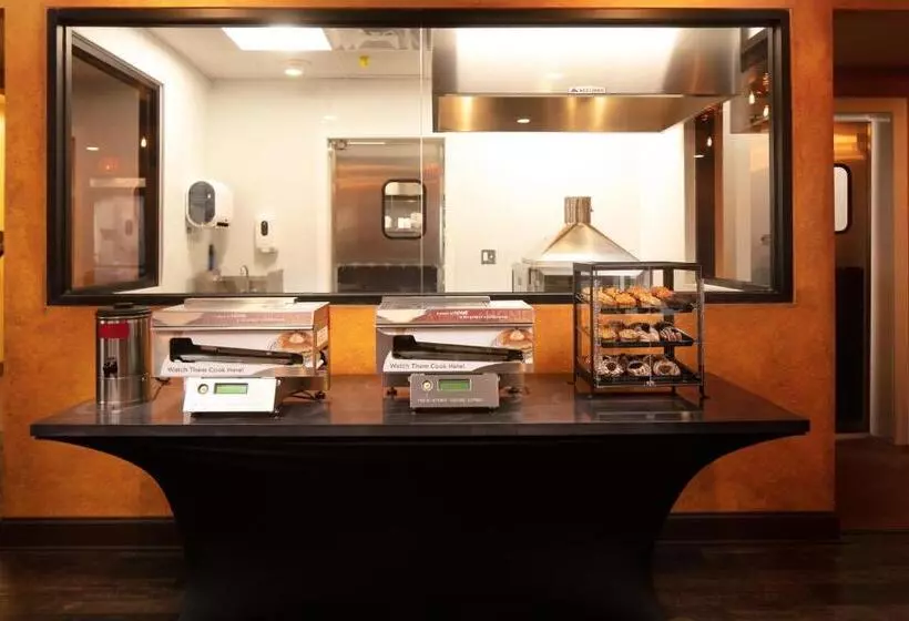 Red Lion Hotel Orlando Lake Buena Vista South Near Disney