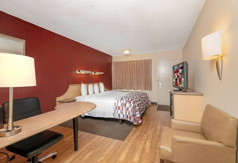 Отель Red Roof Inn Detroit Metro Airport  Taylor