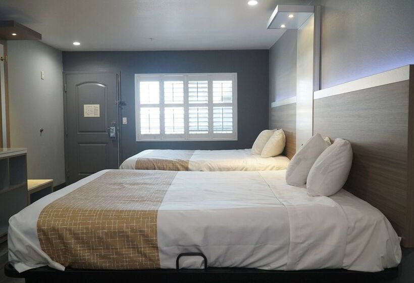 호텔 Travelodge By Wyndham Whittier