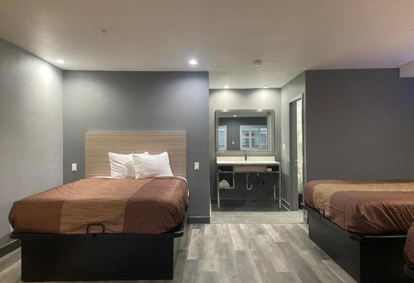 호텔 Travelodge By Wyndham Whittier