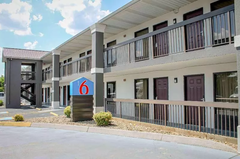 Motel 6 Knoxville, Tn  East