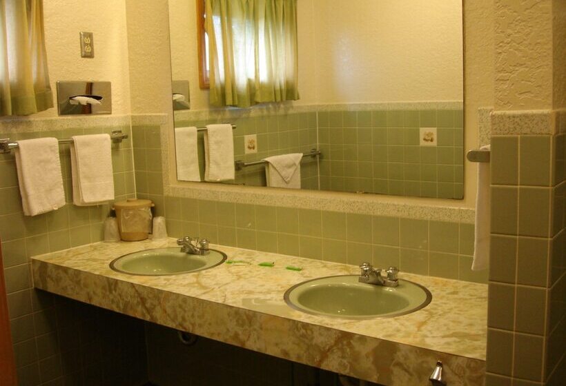 汽车旅馆  Nevada Inn