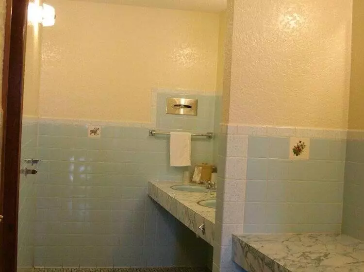 汽车旅馆  Nevada Inn