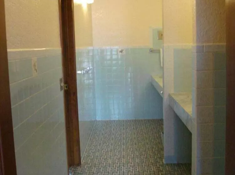 汽车旅馆  Nevada Inn