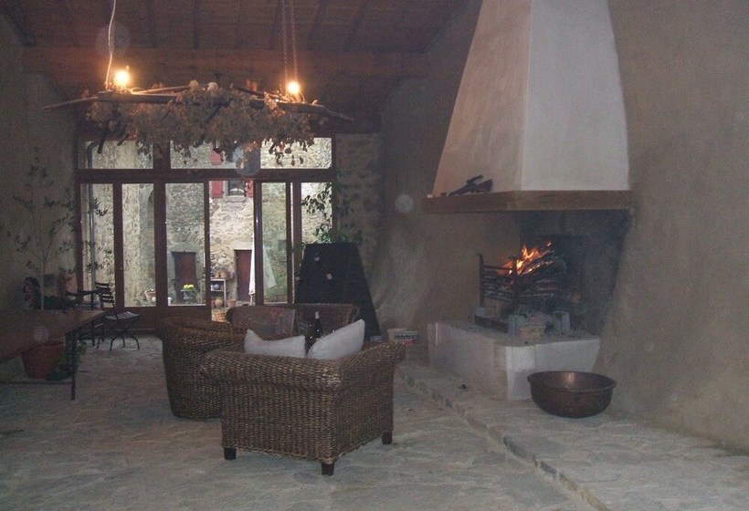 Château Le Combet Gîte Le Petit Donjon