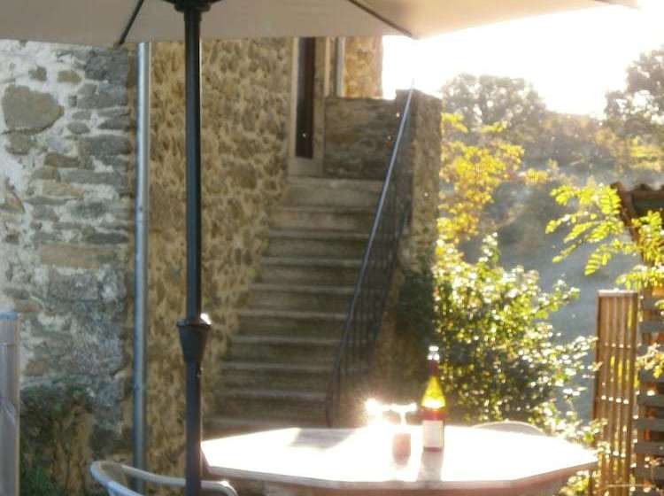 Château Le Combet Gîte Le Petit Donjon