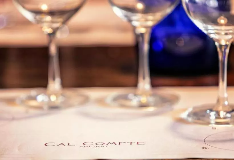 هتل Cal Compte Priorat