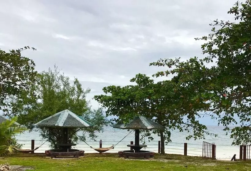 هتل D's Ocean View Beach Resort