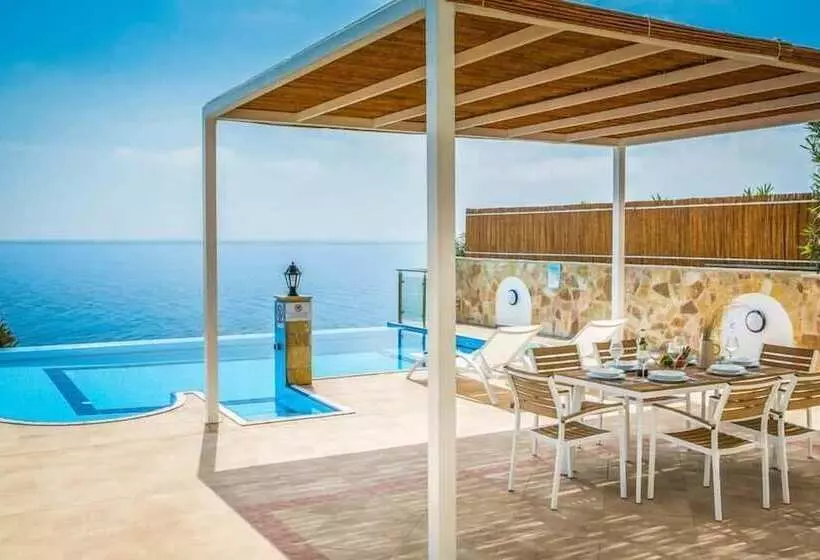 Villa Azure