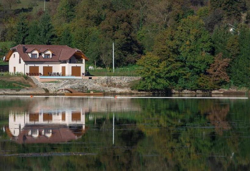 Jezerska Villa