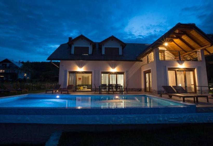 Jezerska Villa