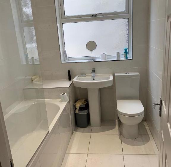 مبيت وإفطار Cheapsleepz 49 Moscow Drive