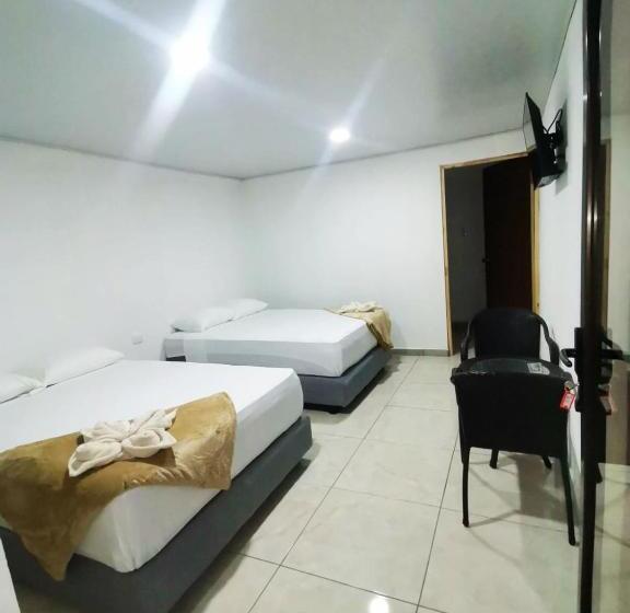 هتل Cattleya Family