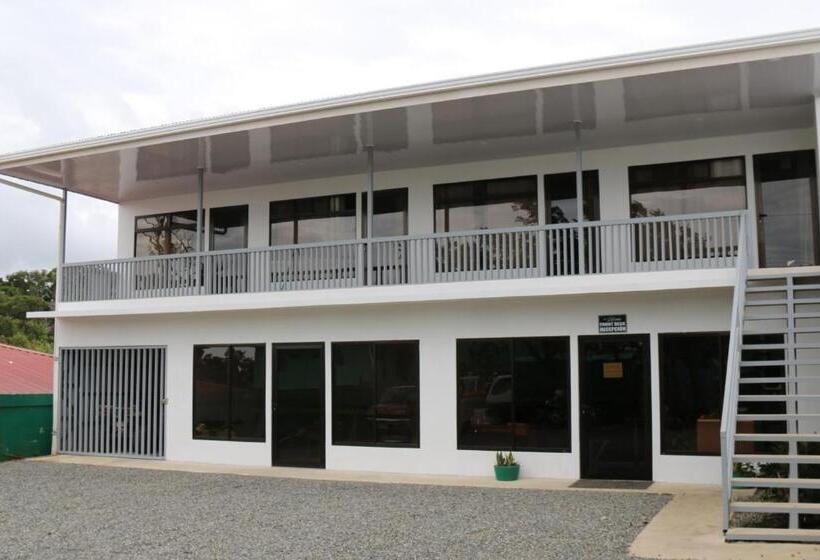 هتل Cattleya Family