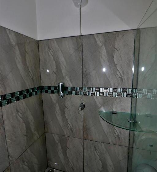 هتل Cattleya Family