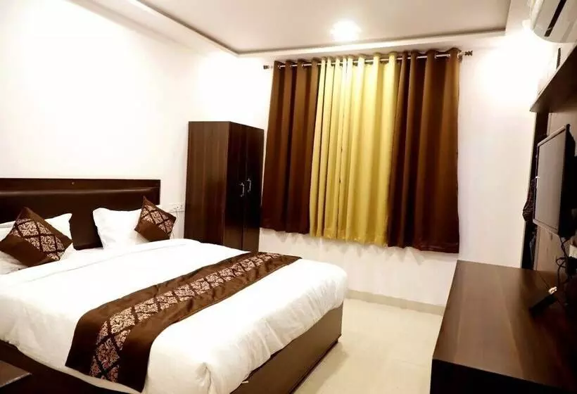 Hotelli Sunrise Palace